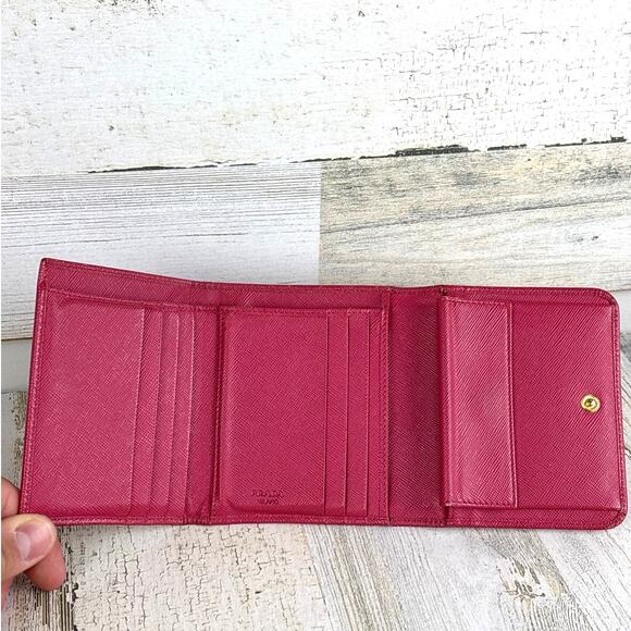 Prada Women’s Pink Saffiano Leather Tri-Fold Wallet Designer Card Holder Italy - Picture 5 of 7